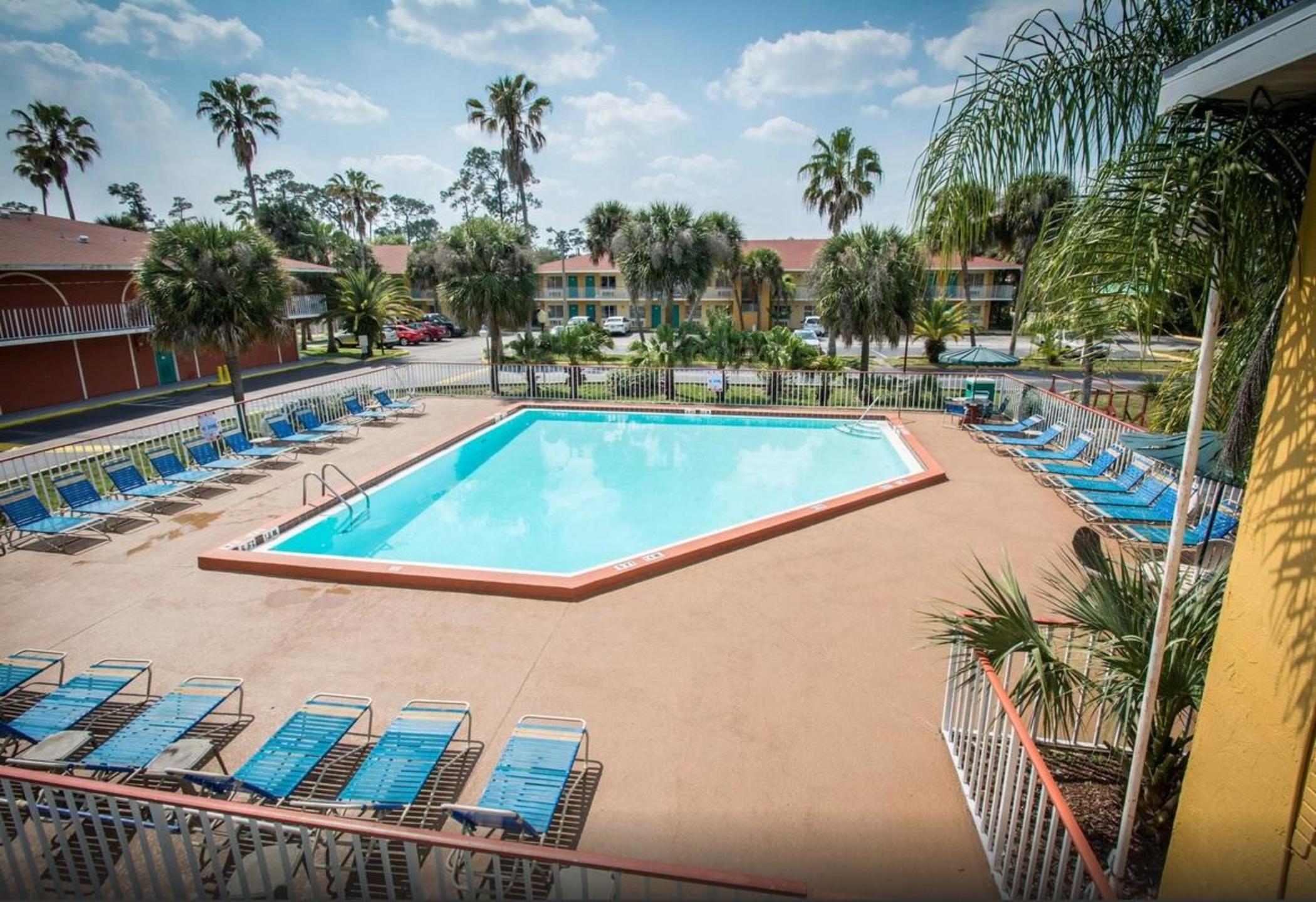 Quality Inn & Suites Eastgate Kissimmee Exterior photo
