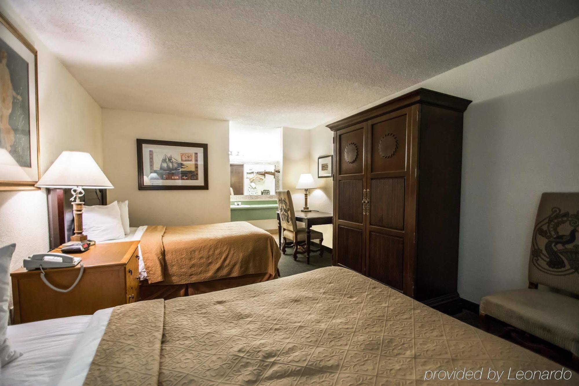 Quality Inn & Suites Eastgate Kissimmee Exterior photo