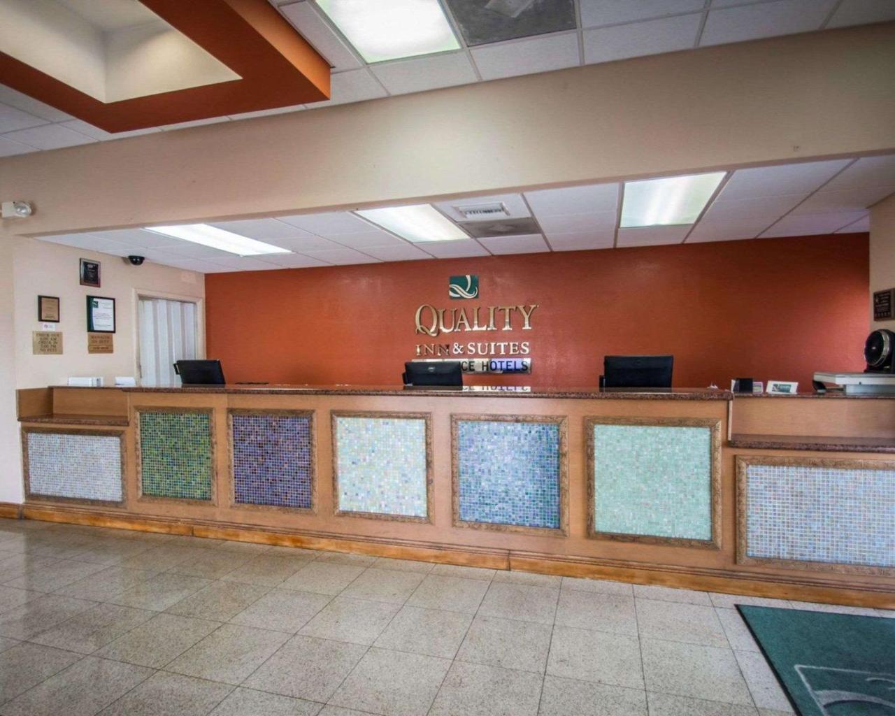 Quality Inn & Suites Eastgate Kissimmee Exterior photo